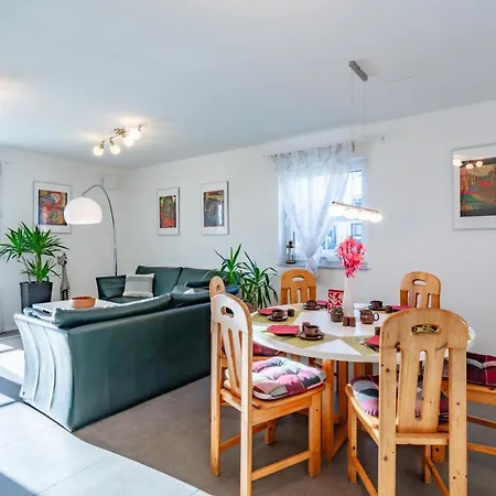 Christoph Apartamento
